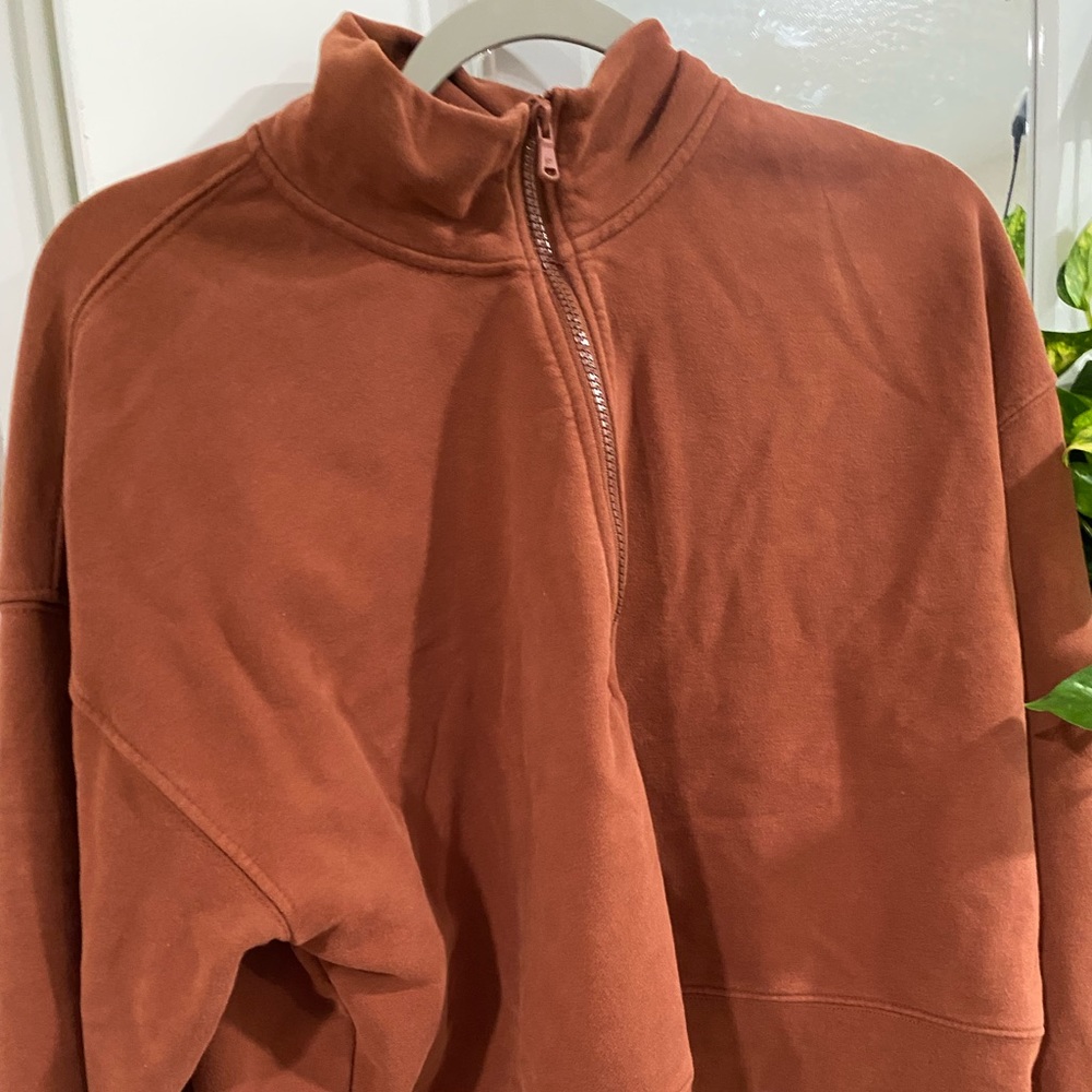 Fabletics cropped crew neck half zip sweater